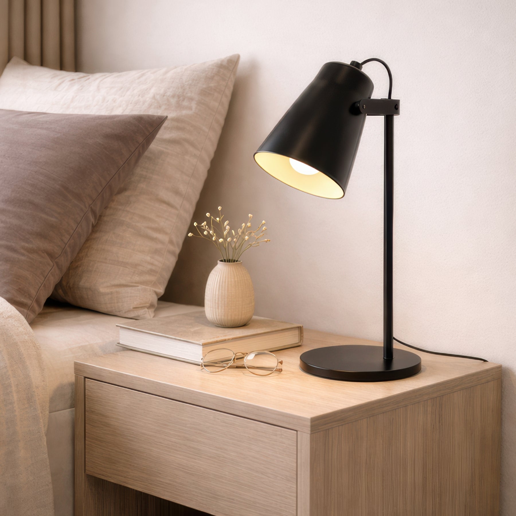 Velador Luce | Alquiler de muebles en Buenos Aires - DECO RENTAL