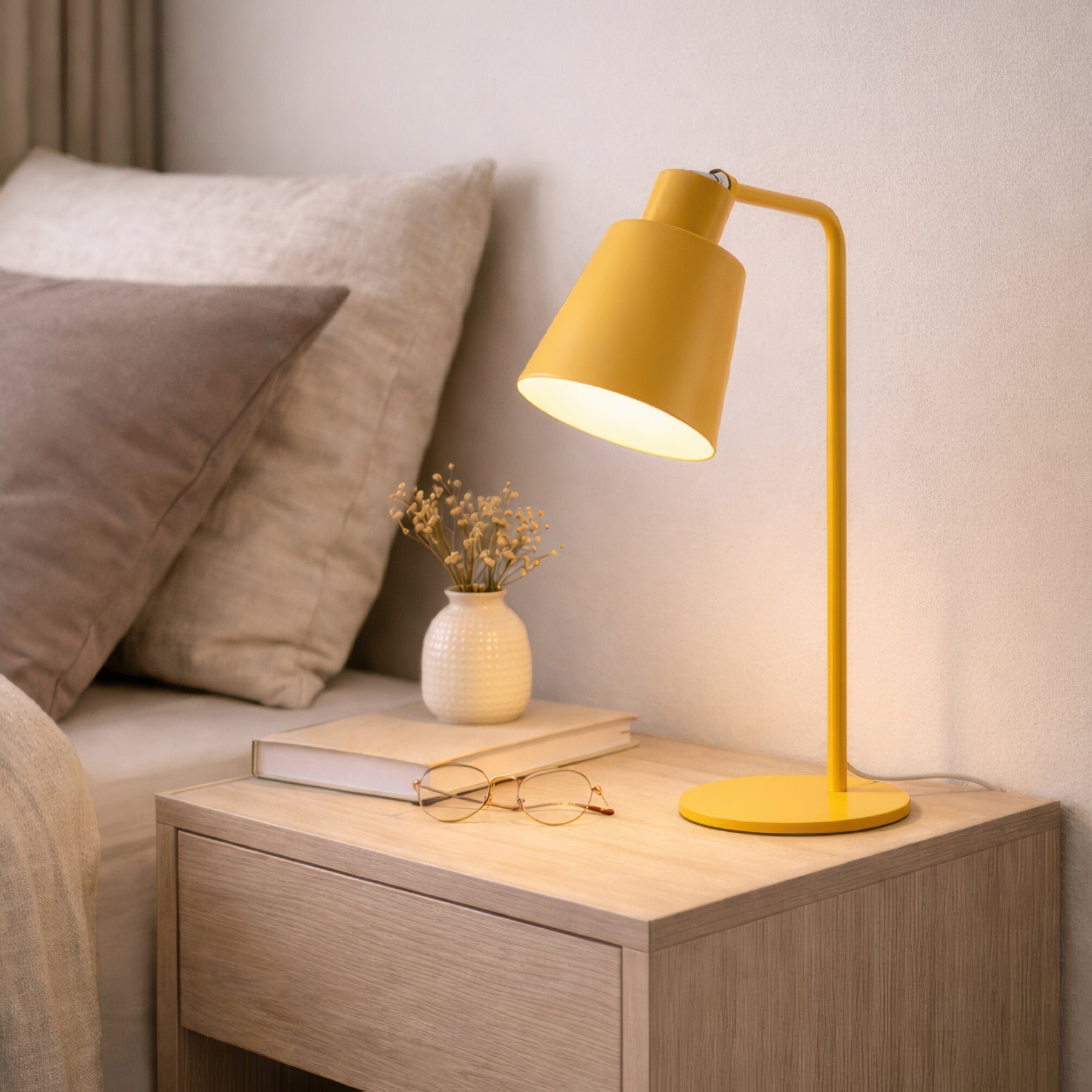 Velador Chiaro | Alquiler de muebles en Buenos Aires - DECO RENTAL